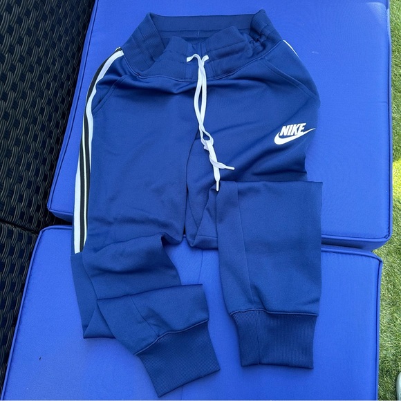 Nike size M, worn once sweatpants, no flaws in blue and white stripes - Picture 1 of 6